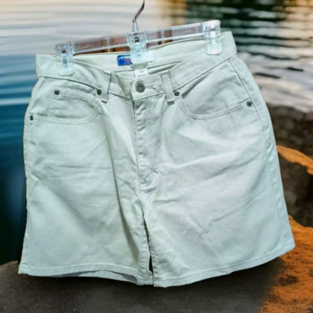 Liz Claiborne High Waisted Mom Shorts Womens Sz 10 Petite  Denim Khaki Sand EUC